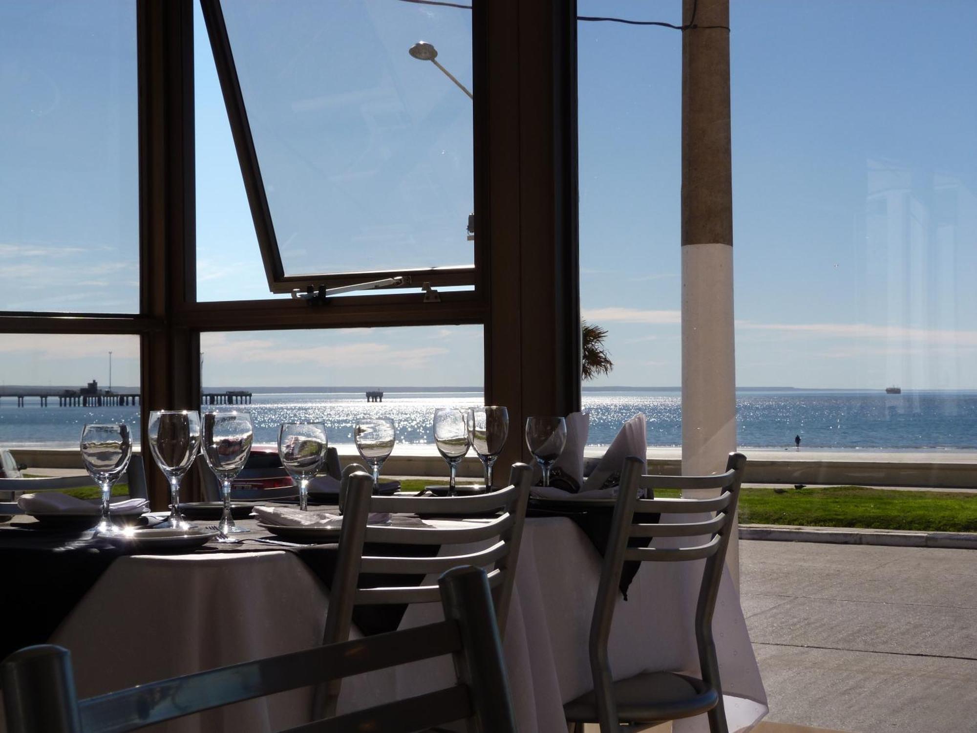 Costanera Hotel Пуэрто-Мадрин Экстерьер фото